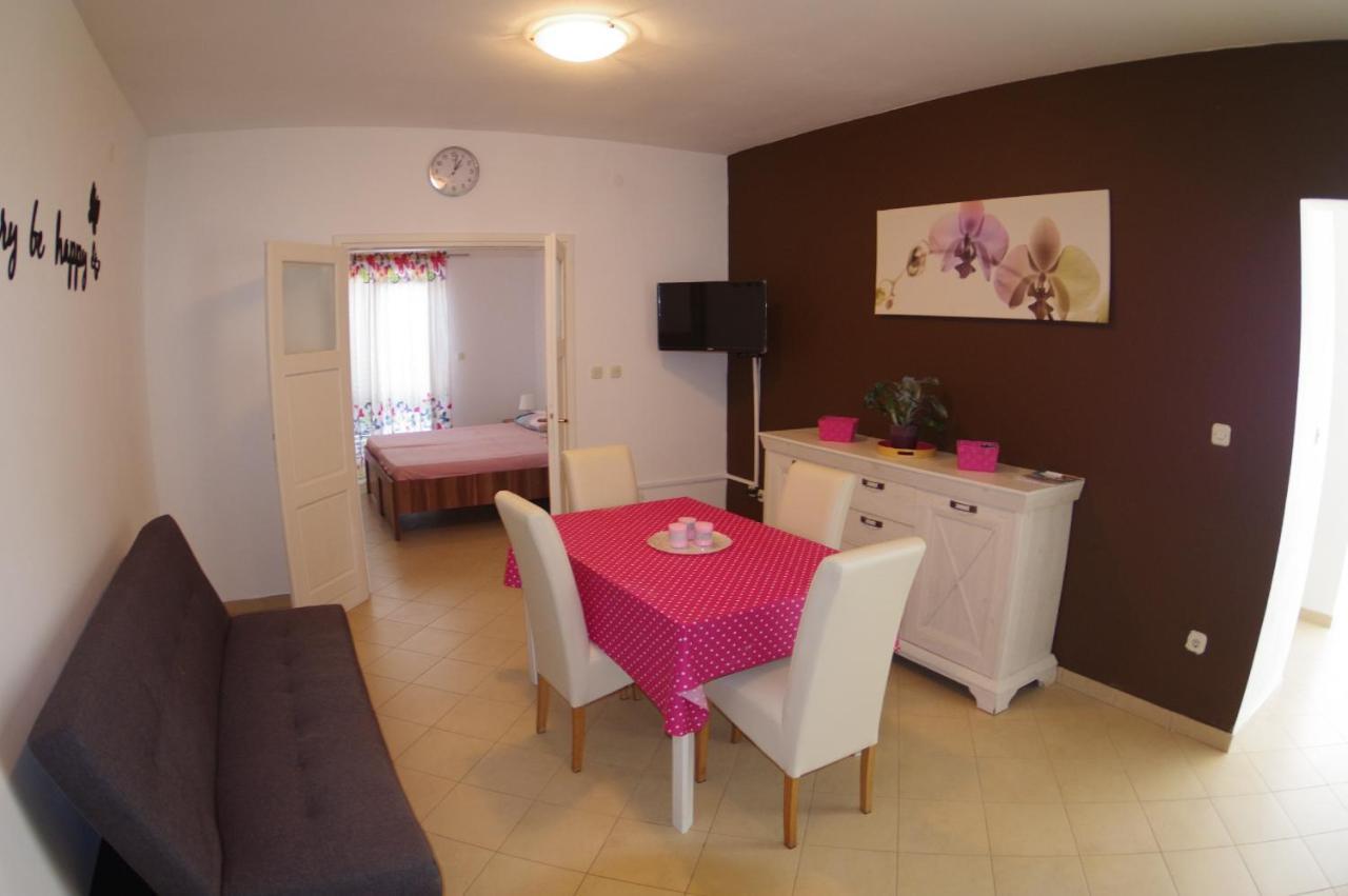 Holiday Apartments In House Sanja Rakalj Ngoại thất bức ảnh